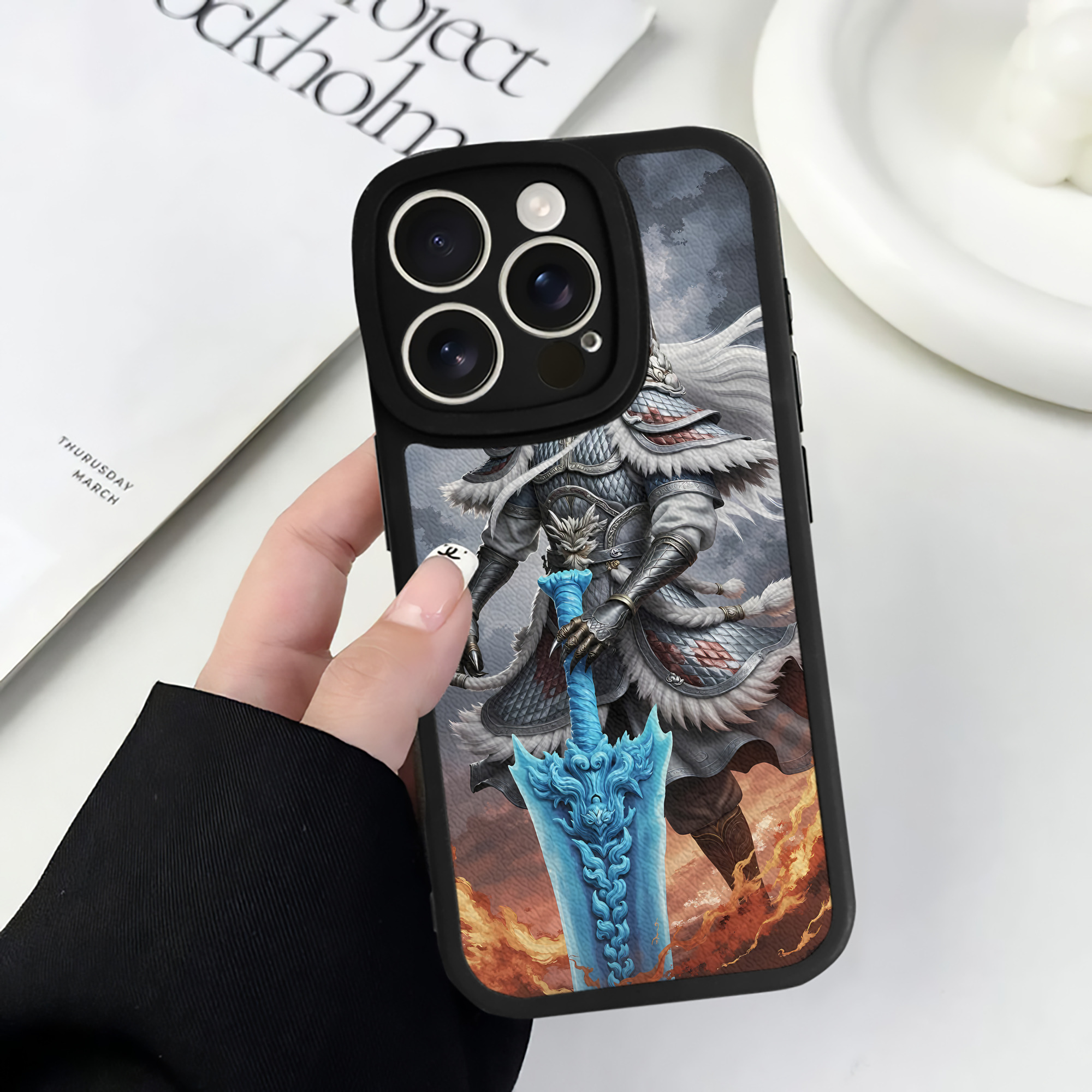 （画像用） Ne Zha 2 ナタ 魔童の大暴れ 【iPhone 16シリーズ対応】シリコンスマホケース（レザー調） 材質：シリコン